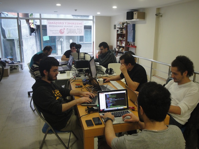 IstanbulHackerspace BeforeTuesdayMeeting.jpg